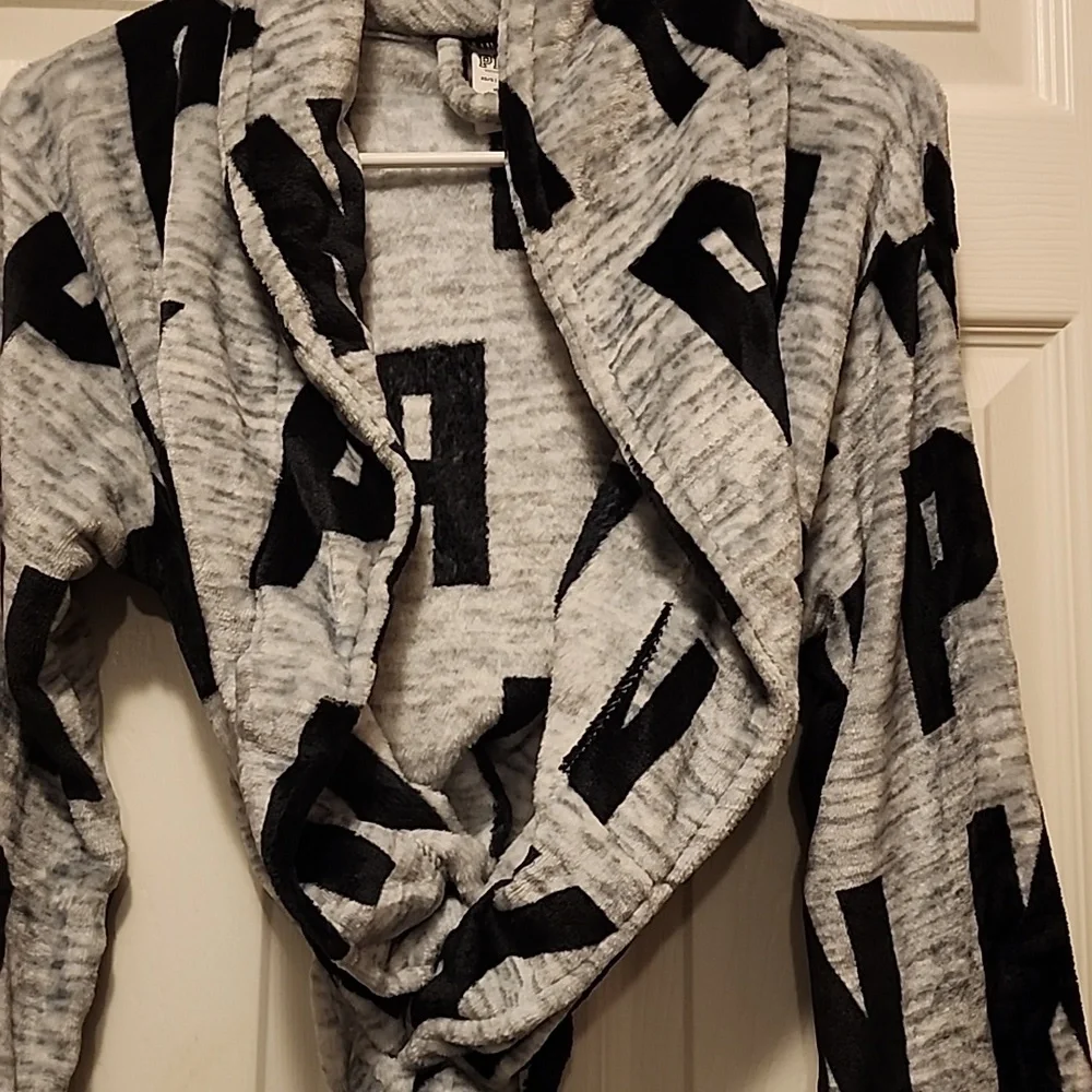 VICTORIA SECRET ROBE - Picture 2 of 4